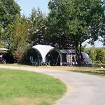 Kemping 63m² Pour 5 Personnes Avec Terrasse - Api-1-52-295 Devillac