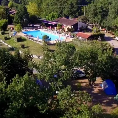 캠프장 63m² Pour 5 Personnes Avec Terrasse - Api-1-52-295 Devillac