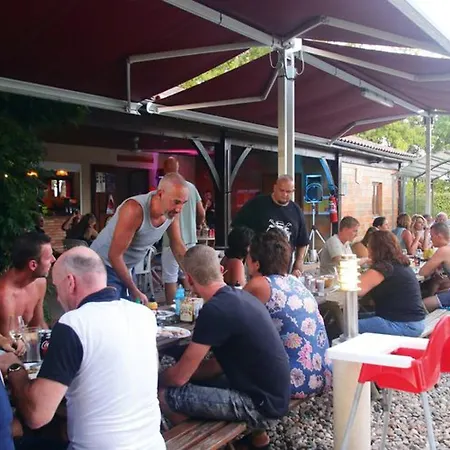 63m² Pour 5 Personnes Avec Terrasse - Api-1-52-295