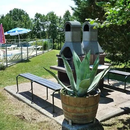 63m² Pour 5 Personnes Avec Terrasse - Api-1-52-295 Camping