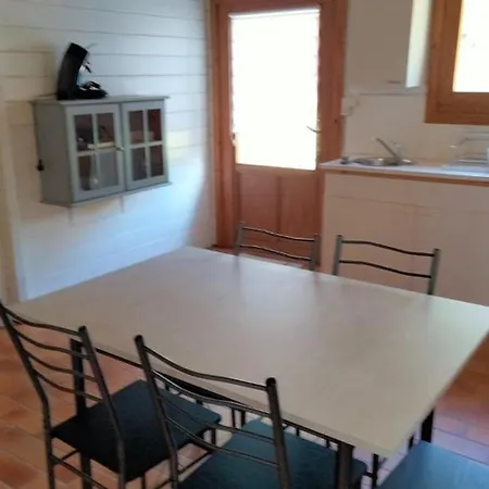 Camping 63m² Pour 5 Personnes Avec Terrasse - Api-1-52-295