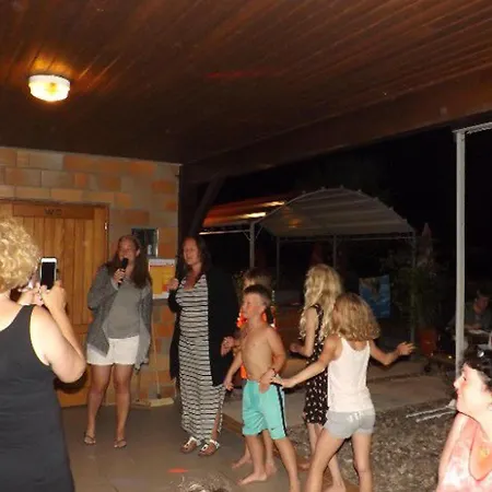 63m² Pour 5 Personnes Avec Terrasse - Api-1-52-295 *