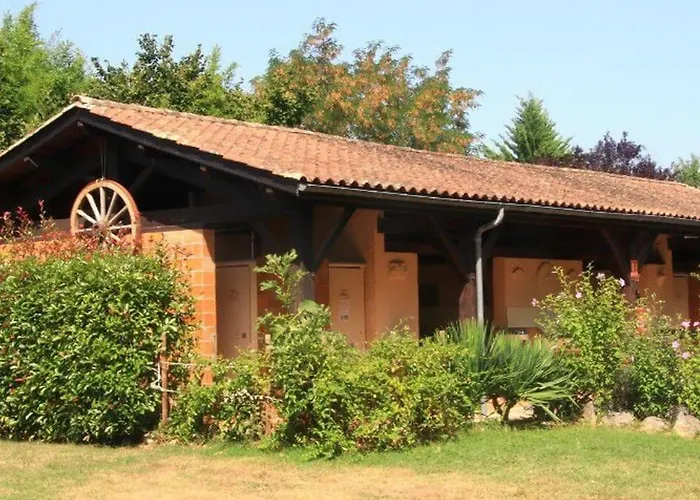 63m² Pour 5 Personnes Avec Terrasse - Api-1-52-295 مكان تخييم Devillac