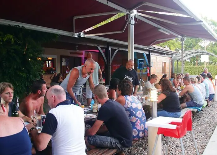 63m² Pour 5 Personnes Avec Terrasse - Api-1-52-295