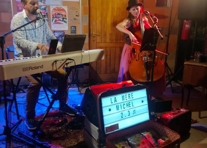 مكان تخييم 63m² Pour 5 Personnes Avec Terrasse - Api-1-52-295 *