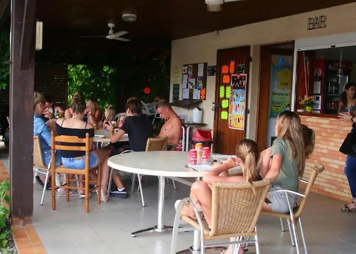캠프장 63m² Pour 5 Personnes Avec Terrasse - Api-1-52-295 *