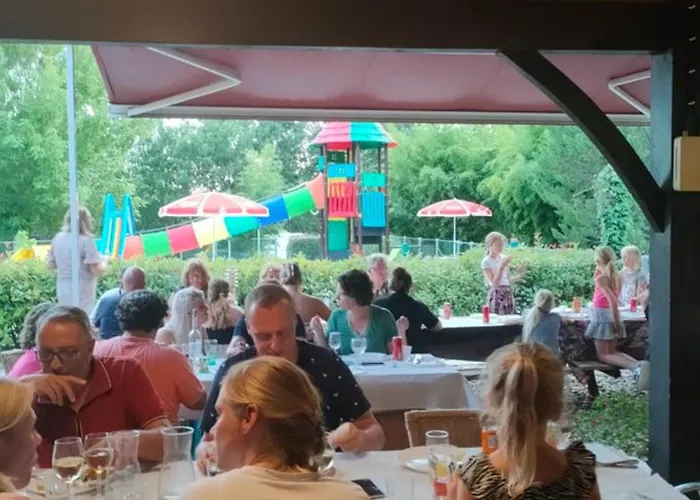 63m² Pour 5 Personnes Avec Terrasse - Api-1-52-295 *