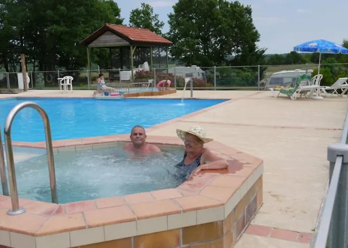 مكان تخييم 63m² Pour 5 Personnes Avec Terrasse - Api-1-52-295