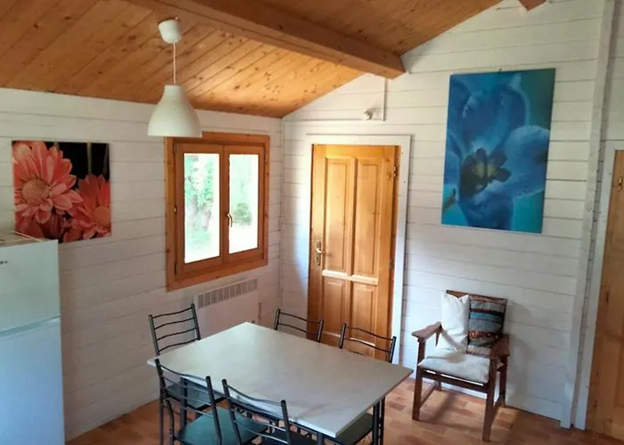 مكان تخييم 63m² Pour 5 Personnes Avec Terrasse - Api-1-52-295 *