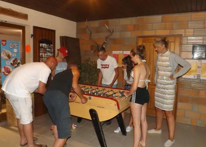 مكان تخييم 63m² Pour 5 Personnes Avec Terrasse - Api-1-52-295 Devillac