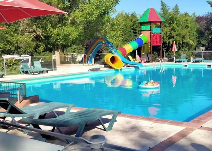 63m² Pour 5 Personnes Avec Terrasse - Api-1-52-295 *